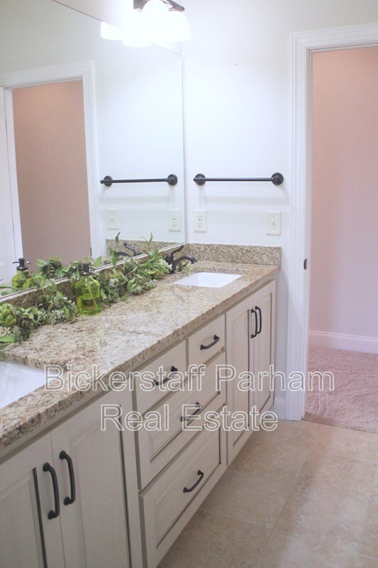 The Perfect 4BR Home with Bonus Space & Community Pool property image