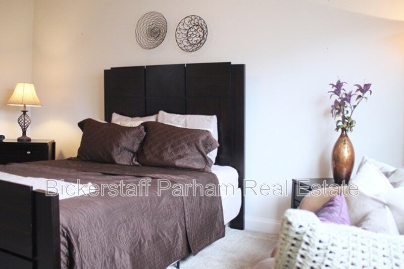 The Perfect 4BR Home with Bonus Space & Community Pool property image