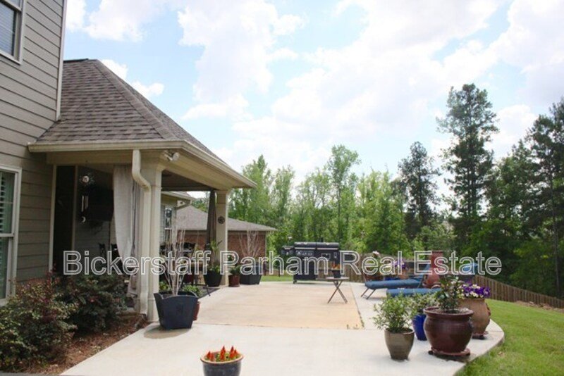 The Perfect 4BR Home with Bonus Space & Community Pool property image